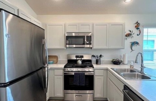 Wildwood House | Cozy 2/2 in The Village of DeLuna