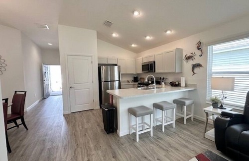 Wildwood House | Cozy 2/2 in The Village of DeLuna