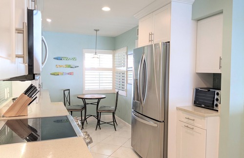 Wabasso Beach Condo | Cozy 2/2 Ocean Condo in the Sea Oaks Beach & Tennis Club