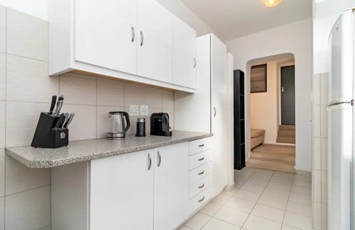 Camps Bay Cottage | Cozy 2-bed garden cottage in Camps Bay, just a few minutes walk from the beach