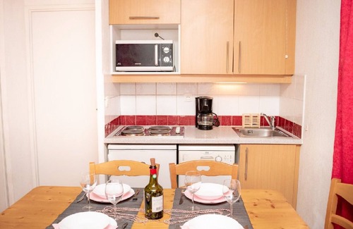 Puy-Saint-Vincent Apartment | Cozy 2-Bedroom Apartment for 6 with Balcony and Ski Storage in Puy-Saint-Vincent