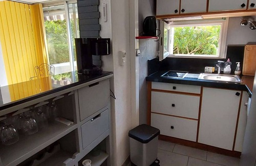 Le Grau-dʼAgde Apartment | Cozy 2-Bedroom Apartment for 6, 100m from Beach with Terrace, Parking, and A/C