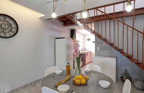 Balbigny Cottage | Cozy 2-bedroom accommodation with garden and terrace in Balbigny