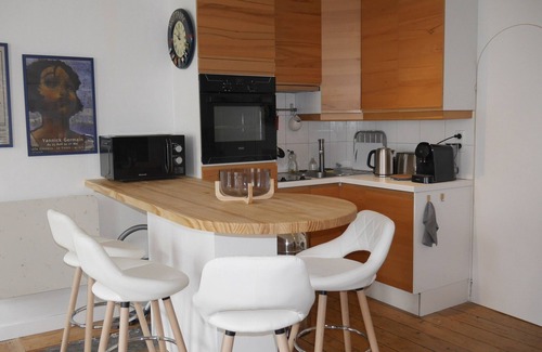 Le Palais Apartment | Cozy 2-bedroom apartment in the heart of Le Palais, near shops and beach