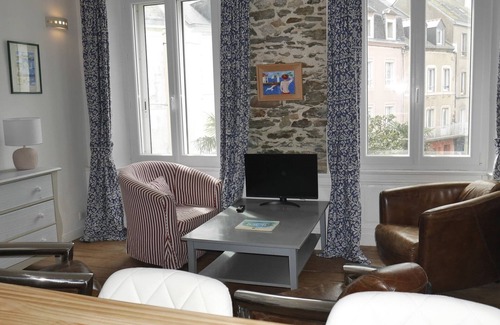 Le Palais Apartment | Cozy 2-bedroom apartment in the heart of Le Palais, near shops and beach
