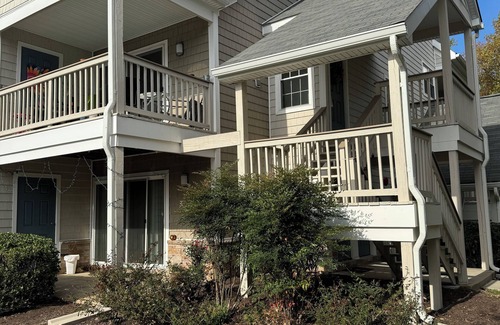 Savage-Guilford Apartment | Cozy 2-bedroom apartment in charming Laurel