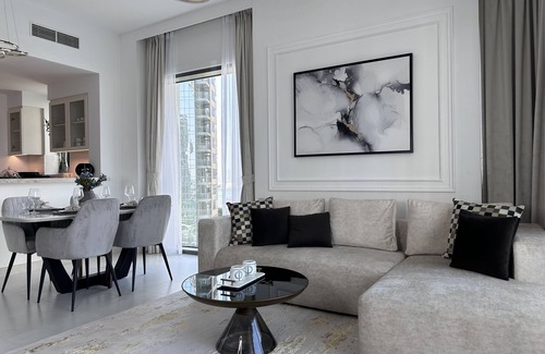 Dubai Apartment | Cozy 2-bedroom apartment with WiFi, AC in beautiful Dubai