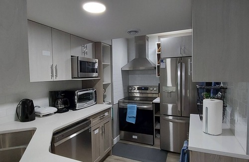 Southwest Edmonton House | Cozy 2-bedroom bsmt suite w/private entrance