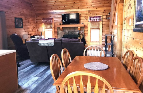 Sevierville Cabin | Cozy 2-bedroom cabin in welcoming lake Douglas, Sevierville near Pigeon Forge