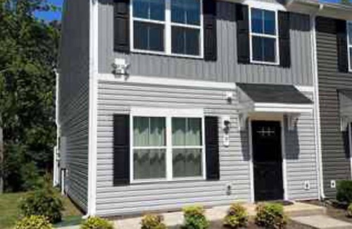 Greer Condo | Cozy 2 bedroom condo in welcoming Greer with WiFi and AC