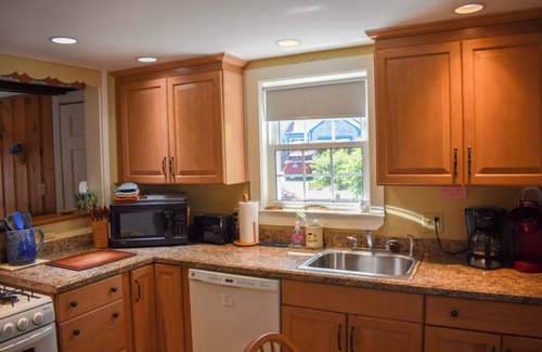 West Harwich House | Cozy 2-Bedroom Cottage – Walk to Pleasant Road Beach!