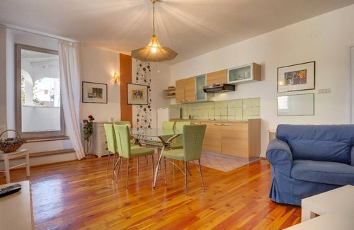 Cove Murtar Apartment | Cozy 2-Bedroom Haven, Perfect for Four