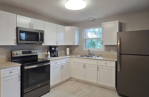 Edgewater House | Cozy 2-bedroom house in enjoyable New Smyrna/Edgewater with AC, WiFi