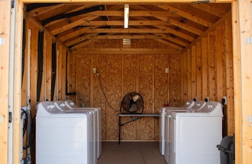 Bryan Cabin | Cozy 2 bedroom in Bryan- Great for Aggie game days