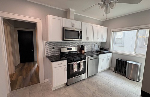 Garwood House | Cozy 2-bedroom, Newly Remodeled & Fully Furnished in Convenient Garwood. Pets OK