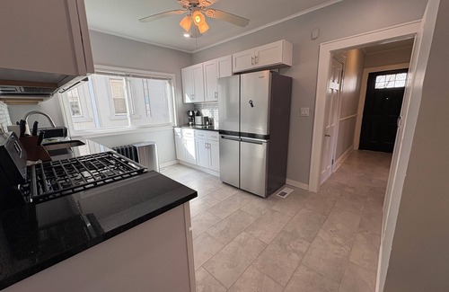 Garwood House | Cozy 2-bedroom, Newly Remodeled & Fully Furnished in Convenient Garwood. Pets OK
