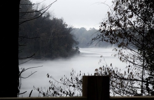 Columbus Cabin | Cozy 2-Bedroom River Front Cabin in Columbus, MS