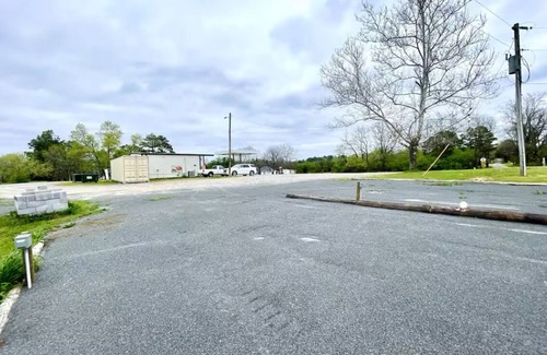 Jerusalem House | Cozy 2-bedroom RV in Serene Jerusalem with WiFi, AC, and plenty space to sleep