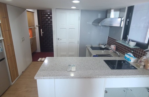 Banqiao Apartment | Cozy 2-bedroom apartment in enjoyable New Taipei City with AC, WiFi