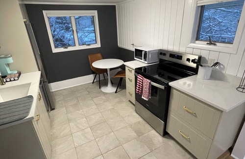 Saratoga Springs Apartment | Cozy 2-bedroom carriage apartment Saratoga Springs part of the Lincoln property