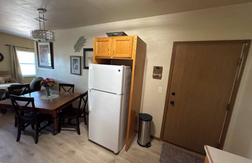 Omro Apartment | Cozy 2-bedroom waterfront apartment in charming Omro - The Perfect Getaway!