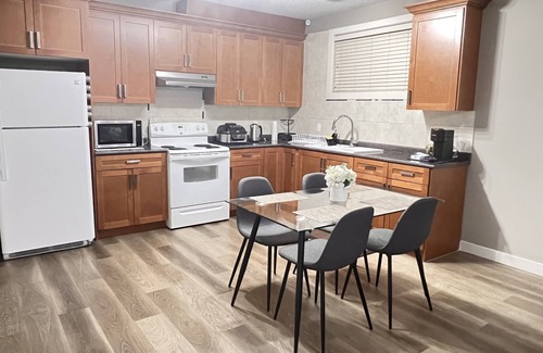 Northwest Edmonton House | Cozy 2-bedrooms basement suite in Edmonton is minutes away from amenities!