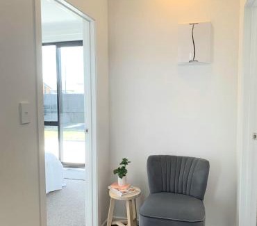 Hamilton House | Cozy 2- Bedrooms Unit In Hamilton