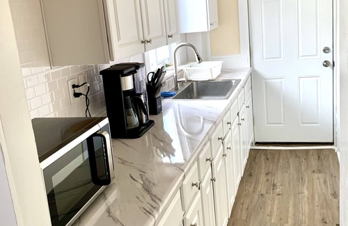 Worcester Apartment | Cozy, 2 BR APt in Worcester Close to Downtown, Palladium, DCU center, Polar Park