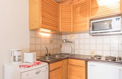 Monetier-les-Bains Apartment | Cozy 2-Room Apartment with Mountain Views, Balcony & Close to Ski Lifts in Le Monêtier-les-Bains