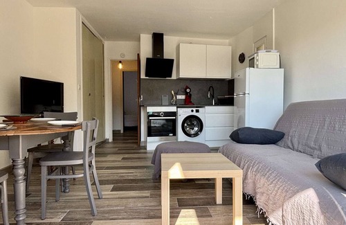 Collioure Apartment | Cozy 2-Room Apartment Near Beach and Town Center, Parking, Pet-Friendly, Sleeps 4