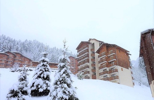 Saint-Jean-dʼAulps Apartment | Cozy 2-Room Apartment at Ski Slopes with Balcony, Sleeps 6