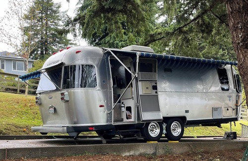Pacific House | Cozy 25 ' Airstream not far from Arcata with privacy and an amazing view