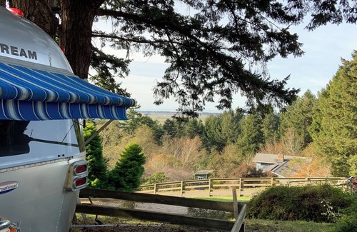 Pacific House | Cozy 25 ' Airstream not far from Arcata with privacy and an amazing view