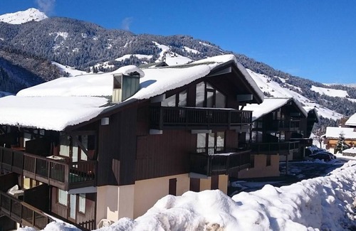 Beaufort Apartment | Cozy 27m² Studio with Mezzanine in Beaufort—WIFI, Balcony, Close to Skiing & Shops