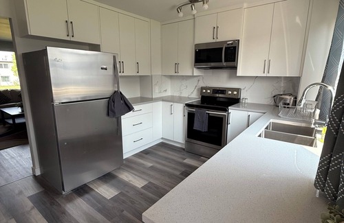 Calgary House | Cozy 2BR/1BA Townhome Near Downtown – Comfort & Convenience Await!