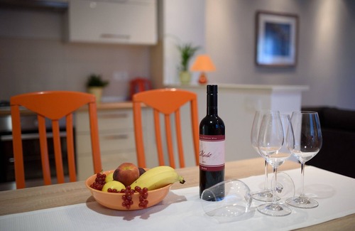 Valdebek Apartment | Cozy 2BR/2BA Apartment with Parking, Perfect for 4 Guests, No Pets Allowed