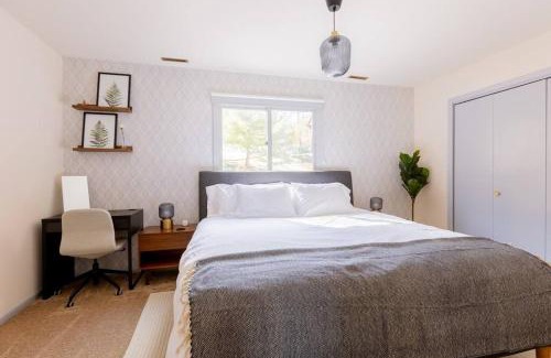 Vernon Apartment | Cozy 2BR condo w/valley views