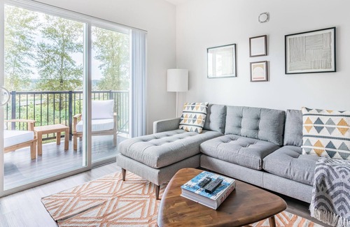 Redmond Apartment | Cozy 2BR in Redmond, Rooftop + Pet-Friendly