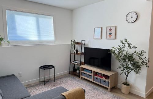 Saskatoon House | Cozy 2BR retreat in Rosewood