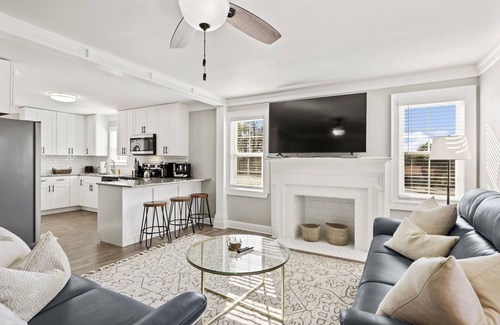 Dunean House | Cozy 2BR Retreat: Pets, Near Arena & Parks