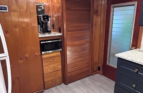 Franklin House | Cozy 3 Bed 2 Bath with Huge Outdoor Living