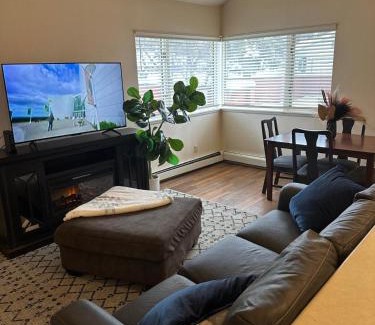 College Apartment | Cozy 3-Bed Retreat in Fairbanks