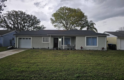 Williamsburg House | Cozy 3 bedrm house sitting in MIDDLE OF ALL THEME PARKS No Davenport I4 traffic.