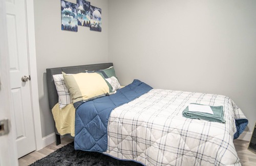 Irvington Apartment | cozy 3 bedroom apartment !