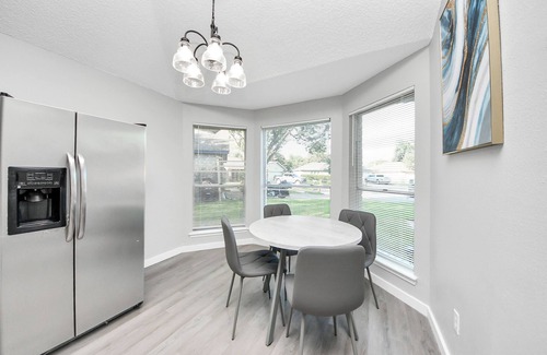 Pecan Grove House | Cozy 3-bedroom bungalow in Richmond, TX