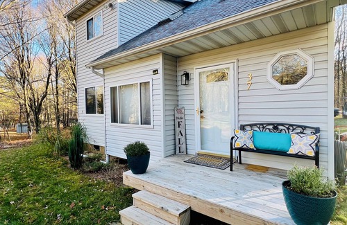 Albrightsville Cottage | Cozy 3-bedroom cottage with AC and WiFi in lovely Albrightsville