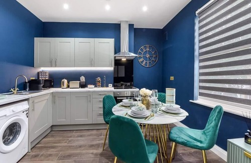 Peckham Rye Apartment | Cozy 3 Bedroom Flat in London!