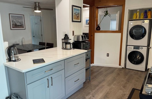 Somerville House | Cozy 3-Bedroom Getaway w/AC & Free Parking Near Boston