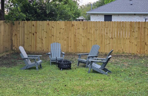 Cedar Hill House | Cozy 3-bedroom house very close to major freeways going to Dallas or Fort Worth.