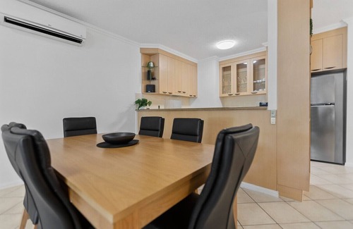 Cairns North Apartment | Cozy 3-Bedroom Oasis with Pool Access in Cairns